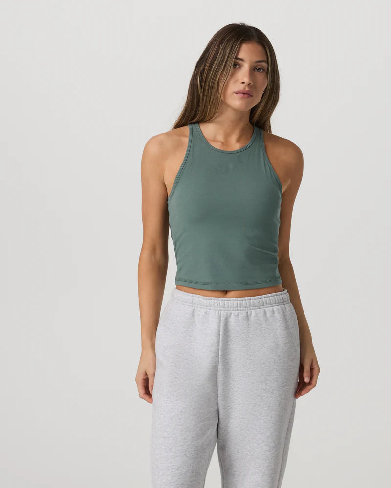 Pose Plyo Tank
